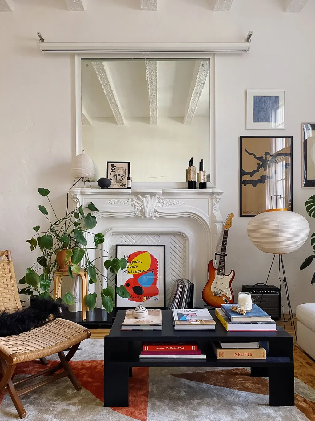 A Los Angeles Apartment Steeped in Old Hollywood Heritage